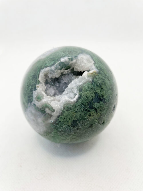 moss-agate-sphere-crystal